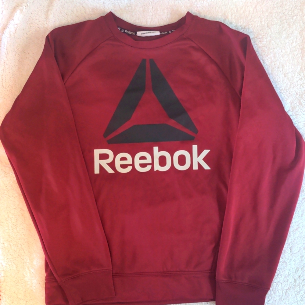 Boys size XL 18/20 Reebok sweatshirt Brick red color